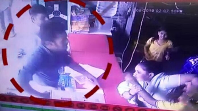 Vishwa Hindu Parishad Organization Members Attack Shop Owner - #BJPரவுடிசம் டிரெண்டிங்-News4 Tamil Online Tamil News