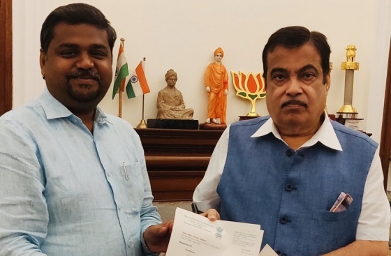 மீண்டும் ஒரு எட்டு வழிச்சாலையா? தருமபுரி திமுக எம்பி செந்தில்குமாரை கேள்விகளால் துளைத்தெடுக்கும் சமூக ஆர்வலர்கள்!