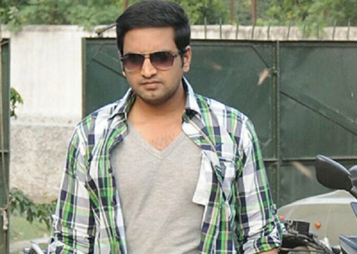 comedian_santhanam_b_1110171235