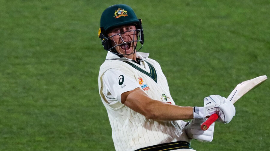 ஆஸ்திரேலிய பேட்ஸ்மேன்கள் சதம்: பரிதாபத்தில் பாகிஸ்தான் பவுலர்கள்