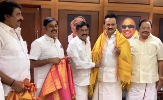 மு.க.ஸ்டாலினுடன் பாரிவேந்தர்! SRM பல்கலைக்கழகத்தில் நடைபெற்ற மாணவர்களின் தற்கொலை பற்றி ஆலோசனையா?