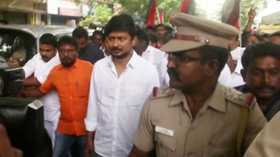 திமுக இளைஞரணி செயலாளர் உதயநிதி ஸ்டாலின் கைது