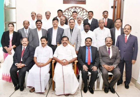 முதலமைச்சர் எடப்பாடியுடன் பாமக வழக்கறிஞர் கே பாலு சந்திப்பு! சட்ட அமைச்சர் சிவி சண்முகமும் வாழ்த்து