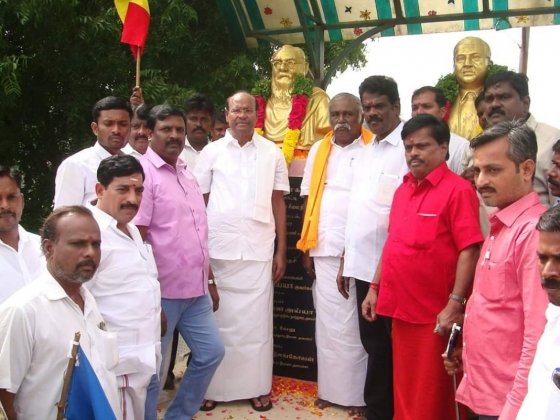தந்தைப் பெரியார் உருவச்சிலைக்கு  மாலை அணிவித்து இராமதாஸ் அவர்கள் மரியாதை!