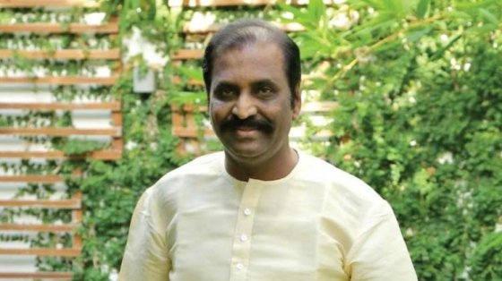 ஸ்டாலினுக்கும் ஓபிஎஸ்-க்கும் பாதுகாப்பு நீக்கம் – வைரமுத்து டிவிட்டரில் கண்டனம் !