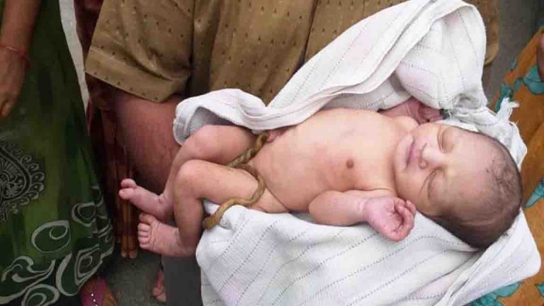 Tirupur Born Baby in Road-News4 Tamil Online Tamil News