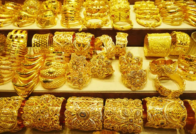 Gold prices rise to record highs Gold sold for half a lakh!!