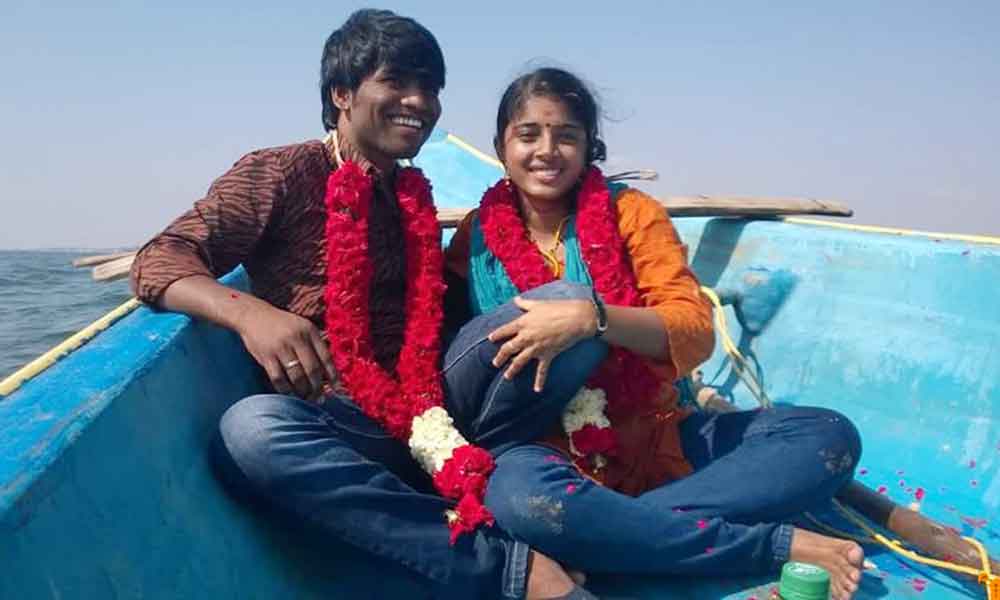 Marriage to Draupadi heroine in the middle of the sea! Photo goes viral!