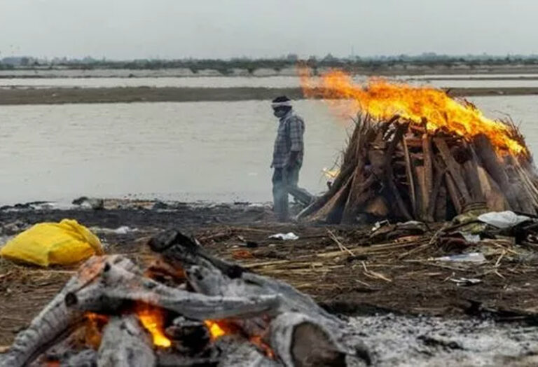 Corpses floating in the Ganges! Bihar set up the web!