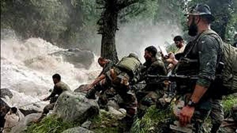 Jammu and Kashmir cloudburst !! 17 Rescue !! 26 people are missing !! Constantly rising flood !!
