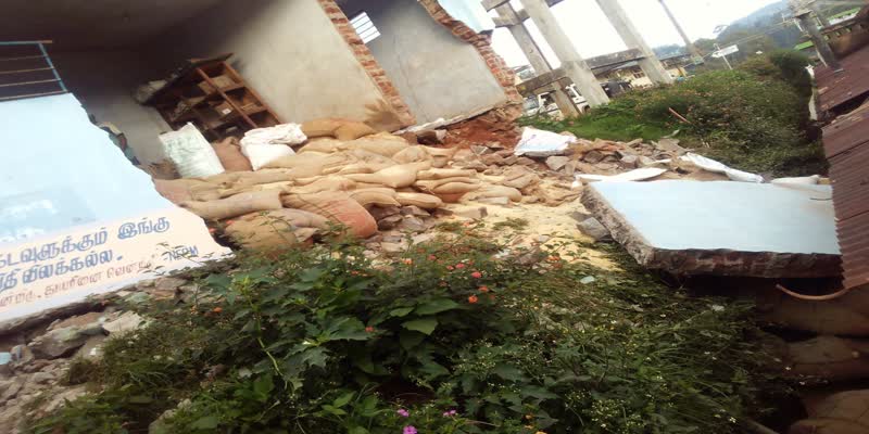 Building collapse kills 7 farmers