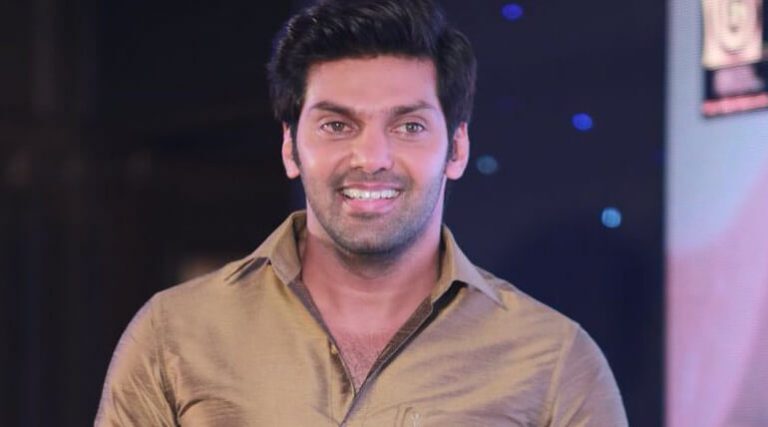 Actor arya commited in famous tamil director film