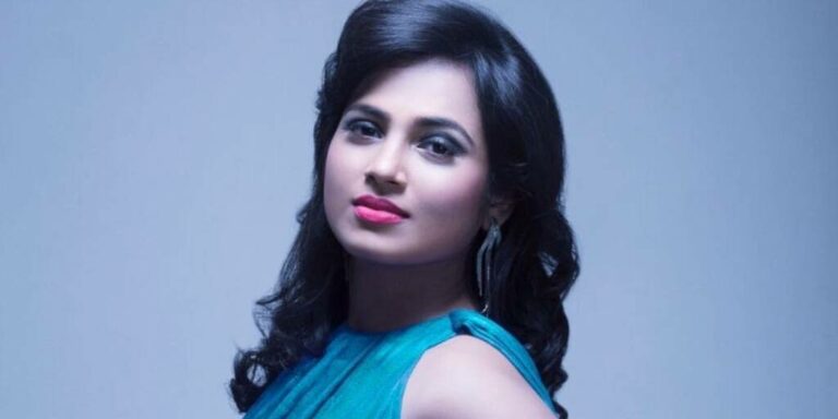 Actress ramya pandian wet dress video gets viral on internet