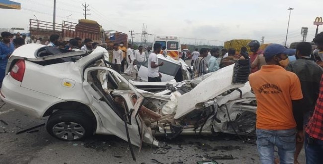 Two cars collide near Krishnagiri Tragically deceased child and niece!