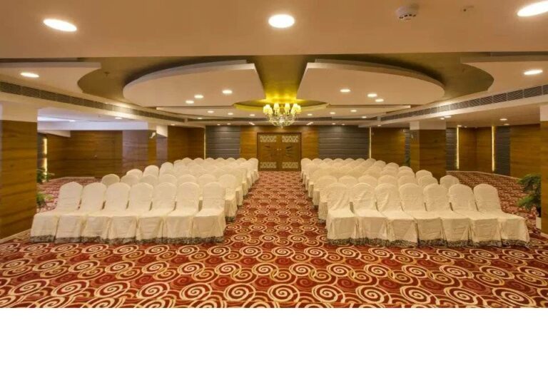 Nayanthara's wedding to be held in Tirupati Pre-arranged booking clicks!