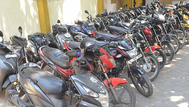 seizure-of-vehicles-parked-at-the-bus-station-in-erode-district-action-order-of-the-police