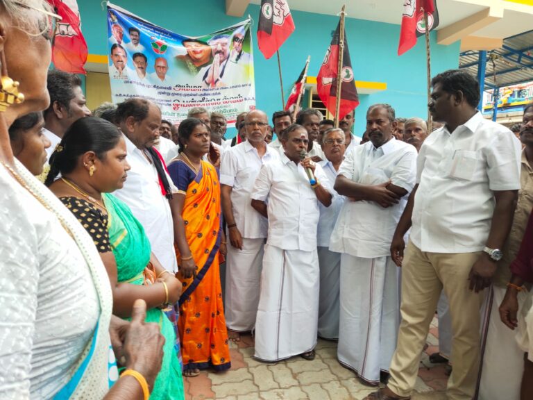 AIADMK members meeting in support of O. Panneer Selva near Bodi - Meenachipuram!