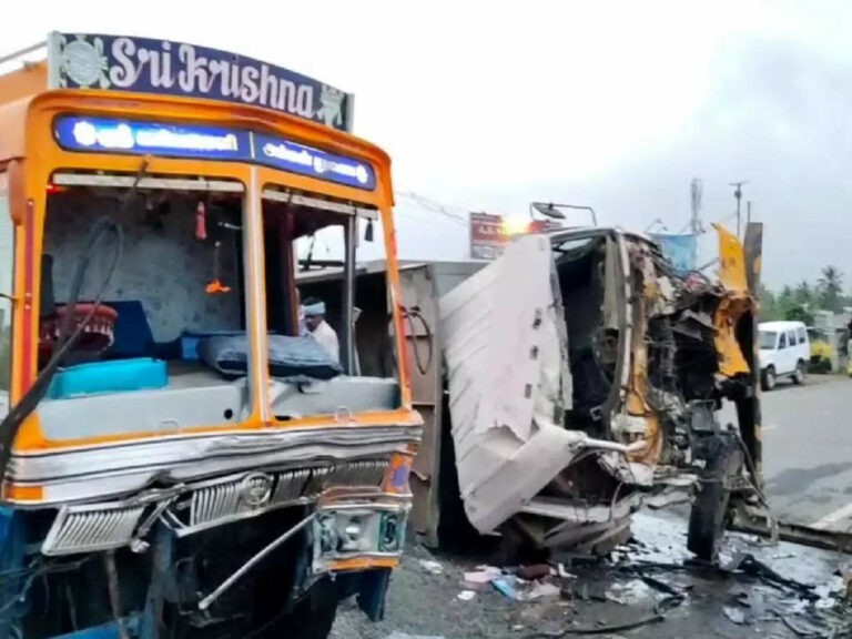 Tipper truck collided head-on in Coimbatore district! There is a lot of excitement in the area!