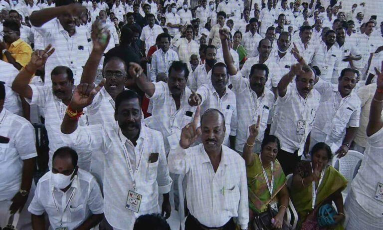 Allowance for AIADMK volunteers from today! Strong police protection!