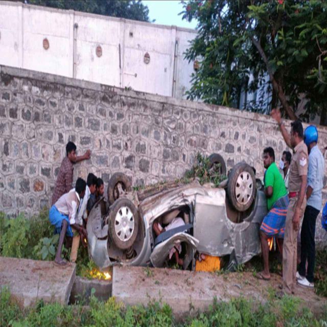 What happened to the family who went to Sami Darshan! The car overturned in the ditch!