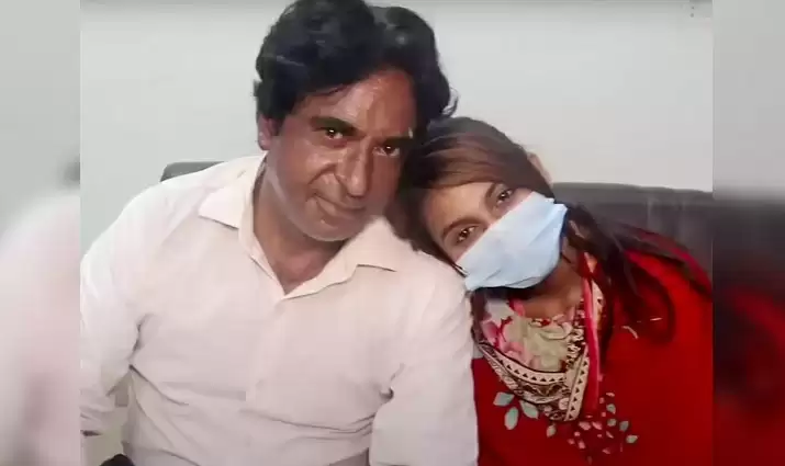 55-year-old man married 18-year-old girl for love! Surprise among all!