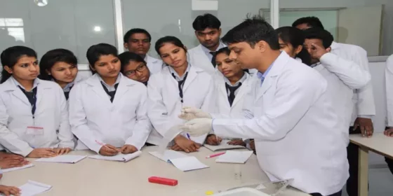 இந்த மாணவர்கள்  மருத்துவ  படிப்பை இனி இந்தியாவில் தொடர முடியாது! தேசிய மருத்துவ கவுன்சில் வெளியிட்ட  அதிரடி  அறிவிப்பு!