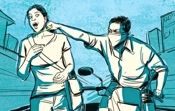 மாணவியை காலால் அந்த இடத்தில் எட்டி உதைத்த கொள்ளையன்?..போலீஸ்காரர்களின் அலட்சியம்!.