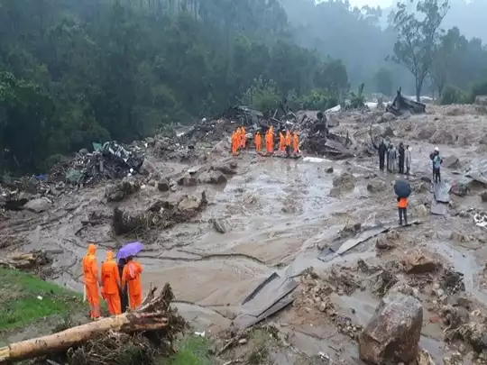 A village caught in a landslide! 22 bodies recovered!