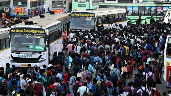 People are returning to work after the Diwali vacation! The crowd at the train and bus station!