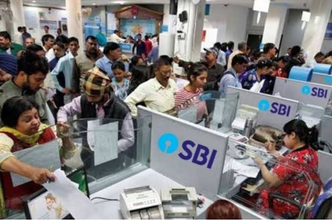 SBI வாடிக்கையாளர்களுக்கு அதிர்ச்சி:! இனி இதற்கு கூடுதல் கட்டணம்!