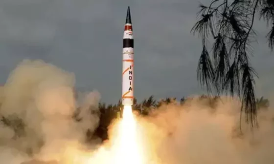 5000 கிலோமீட்டர் பாயும் அக்னி 5 ! ஏவுகணை சோதனையில் இந்தியா வெற்றி!!