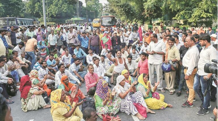 Sanitation workers protest against municipal ward member!