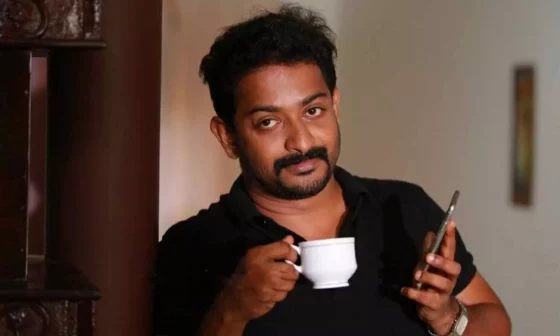 பிரபல நடிகர் செய்யும் காரியமா இது! அடுத்தடுத்து வரும் பாலியல் புகார் பரபரப்பில் திரையுலகினர்!