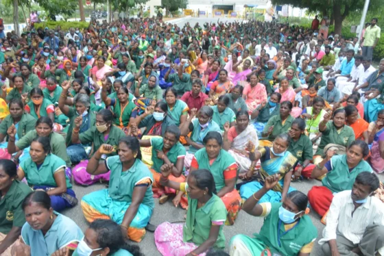 காலவரையற்ற போராட்டத்தில் ஈடுபட்ட தூய்மை பணியாளர்கள்! பாதுகாப்பு பணியில் ஈடுபட்டுள்ள போலீசார்!