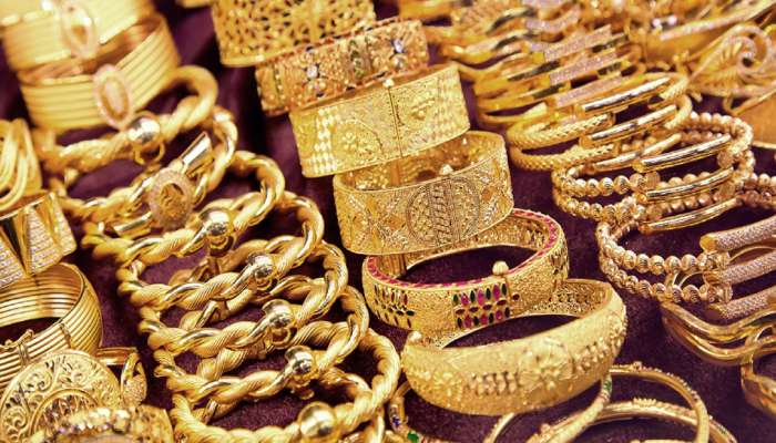 Happy news for ladies!! The price of gold is decreasing day by day!!