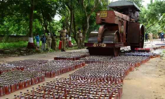 விருதுநகர் மாவட்டத்தில் மதுவிலக்கு போலீசார் 3381 மதுபாட்டில்களை பறிமுதல் செய்து அழிப்பு!