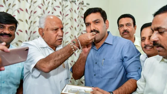 எதிர் அணியுடன் நட்பு பாராட்டிய எடியூரப்பா மகன் விஜயேந்திரா!!