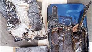 The phone was in the pants pocket!! Youth injured due to sudden explosion!!