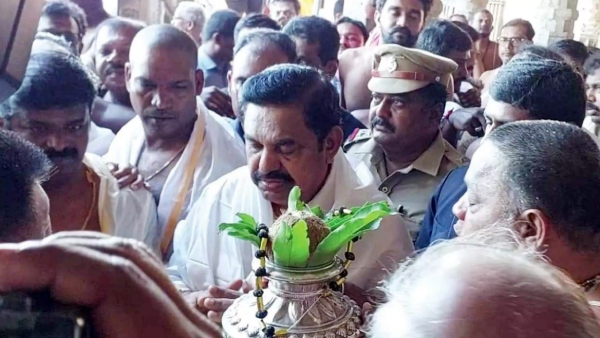 AIADMK general secretary offered a special prayer for the destruction of enemies in politics!!