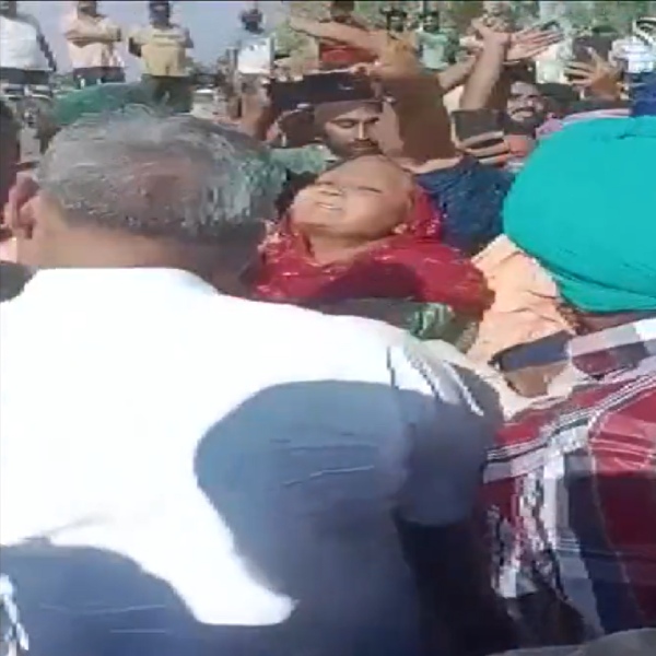 Woman slaps BJP alliance MLA's cheek!! Viral video!!