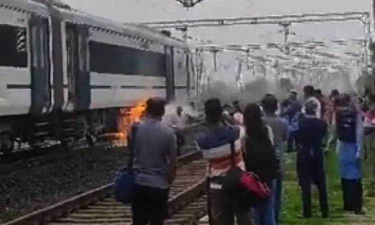 Sudden fire accident in Vande Bharat train!! Passengers are nervous!!