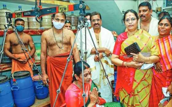 குருவாயூர் கோவிலில் முதல்வர் மனைவி விசிட் : குழப்பத்தில் திமுகவினர்!!
