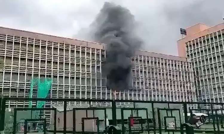 Fire accident in AIIMS hospital!! Patients in Adarchi!!