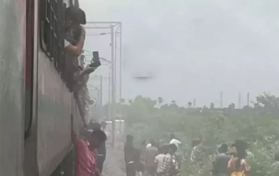 தொடரும் ரயில் விபத்துகள்!! அடுத்து இந்த ரயிலில் நேர்ந்த விபரீதம்! 