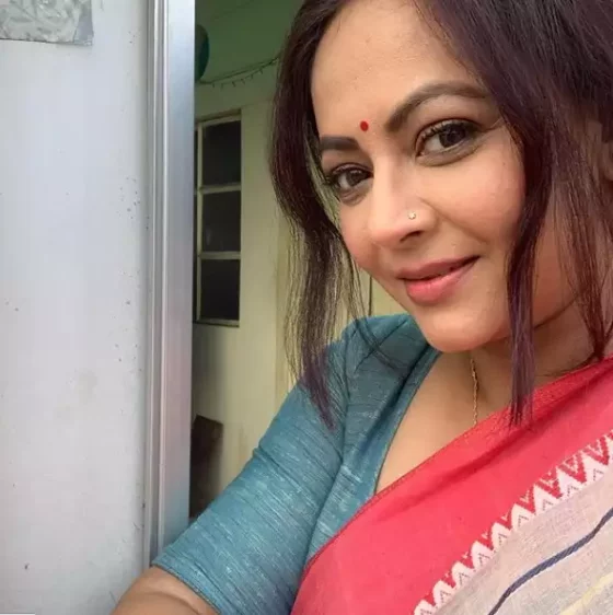 ஆன்லைன் மூலமாக லட்சக் கணக்கில் மோசிடி!!! பிரபல நடிகையிடம் கைவரிசை காட்டிய மோசடி கும்பல்!!!