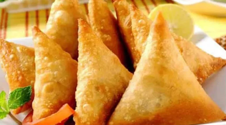 Onion Samosa.. An easy and delicious evening snack!!