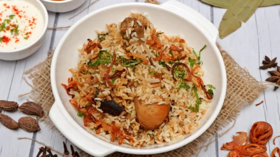 கேரளா ஸ்பெஷல் மலபார் சிக்கன் பிரியாணி – அதிக ருசியுடன் செய்யும் முறை!!