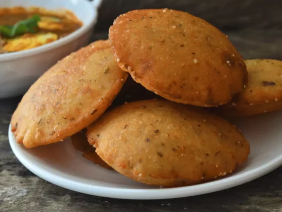 கேரளா ஸ்பெஷல் “நெய் பத்திரி” இப்படி செஞ்சி பாருங்க டேஸ்ட் பக்காவா இருக்கும்!!