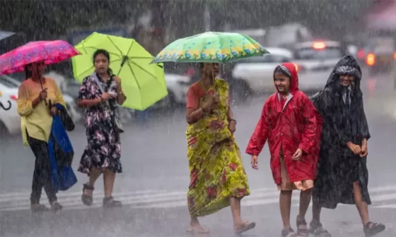 அடுத்த 3 மணி நேரத்தில் இந்த மாவட்டங்களை பதம் பார்க்க காத்திருக்கும் கனமழை!! இந்த லிஸ்டில் உங்கள் மாவட்டம் உள்ளதா?