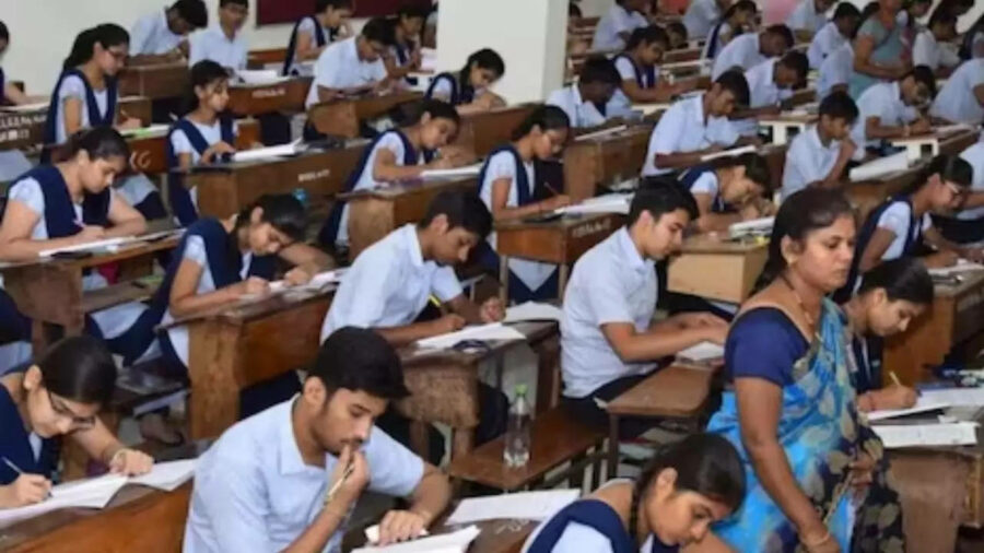 தமிழகத்தில் இன்று தொடங்குகிறது +2 பொதுத் தேர்வு!!